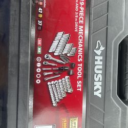 Brand New 119 Piece Husky Tool Kit 