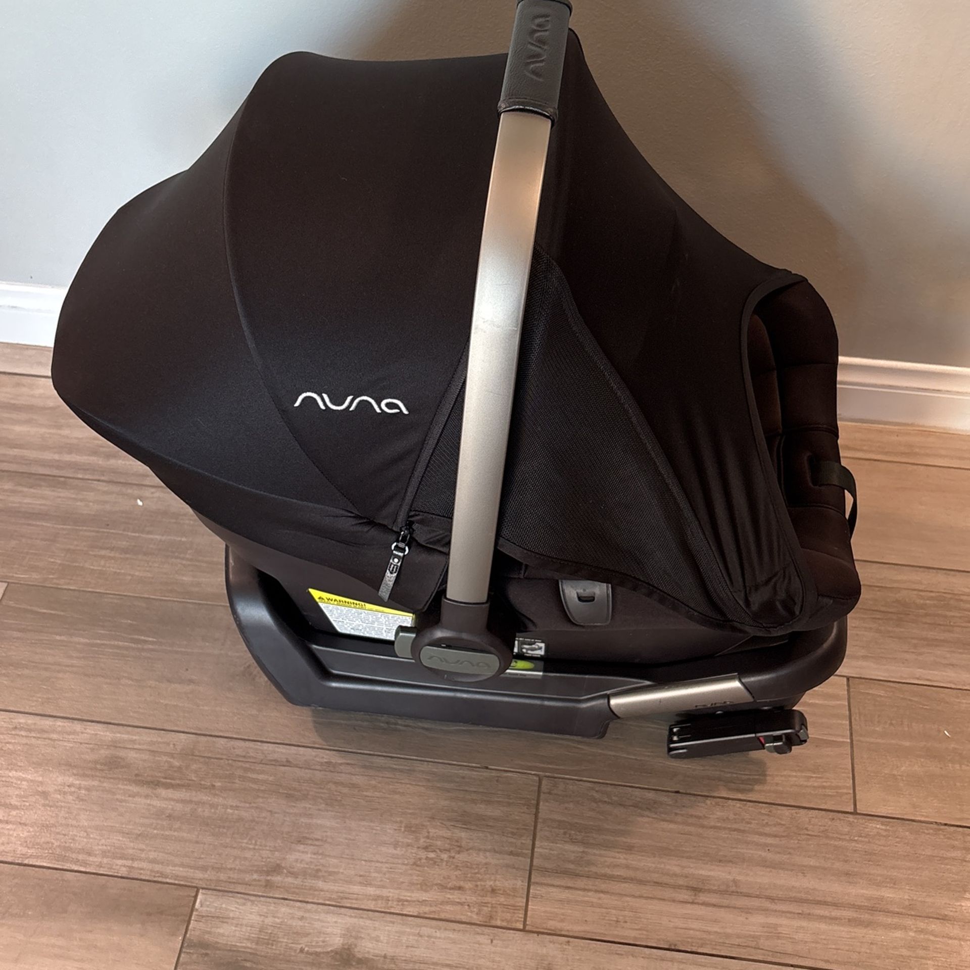 Nuna PIPA Lite Infant Car Seat With Base 2020 Manufacturer Date Expires 2030