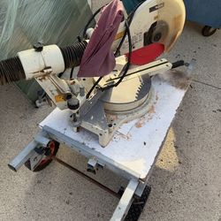 Makita miter saw
