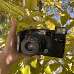 Fuji Discovery 900 Zoom Plus 35mm Point and Shoot Film Camera