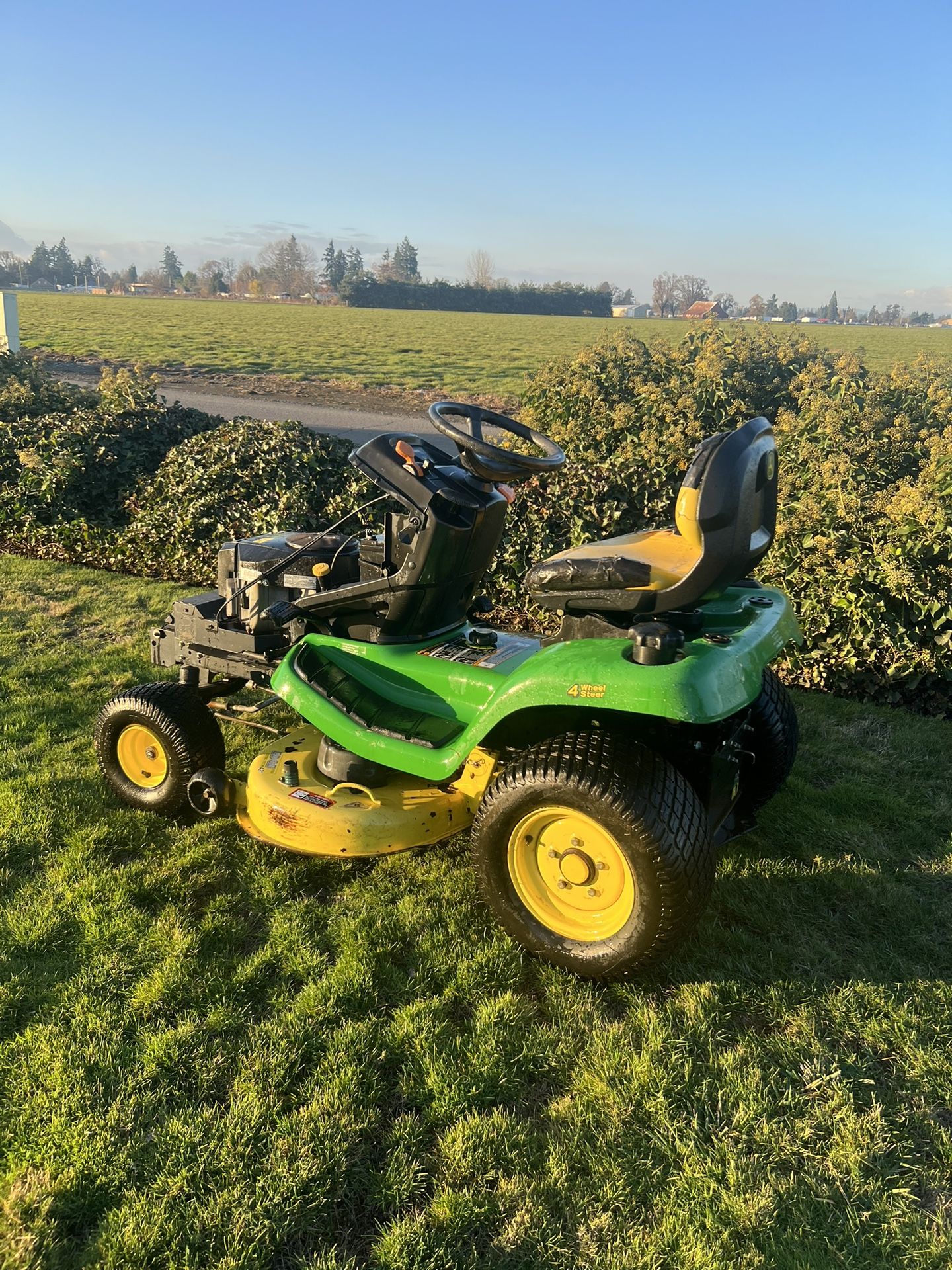 John Deere X304 Riding Lawn Mower