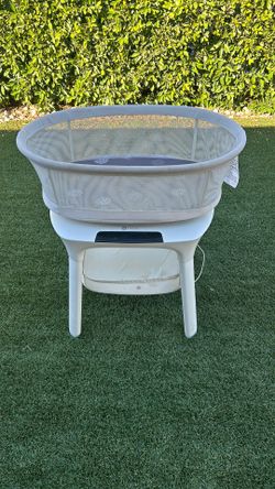 4 Moms Bassinet