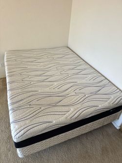 Serta 10” Hybrid Queen sized mattress