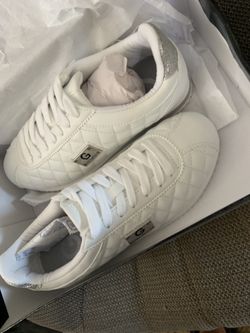 Women guess shoes