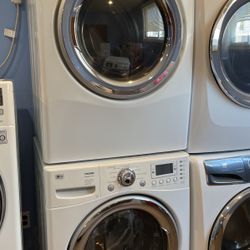 set washer and dryer gas use like new LG perfect working 