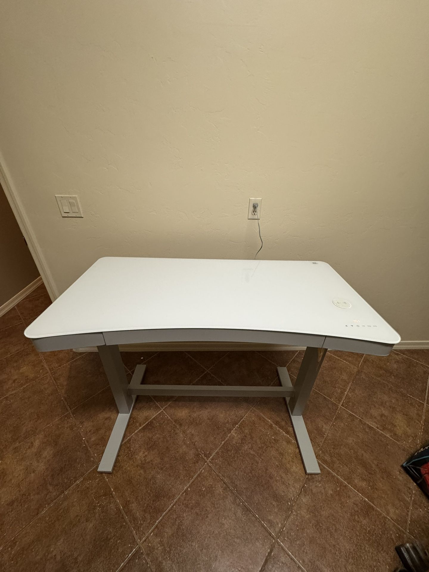 Tresanti Adjustable Electric Standing Desk