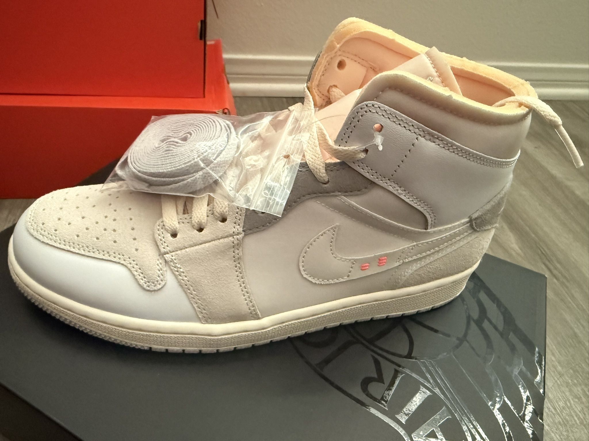 NEW JORDAN SHOE 9.5