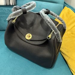 Lindy shoulder bag in black leather
