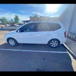 2007 KIA Rondo