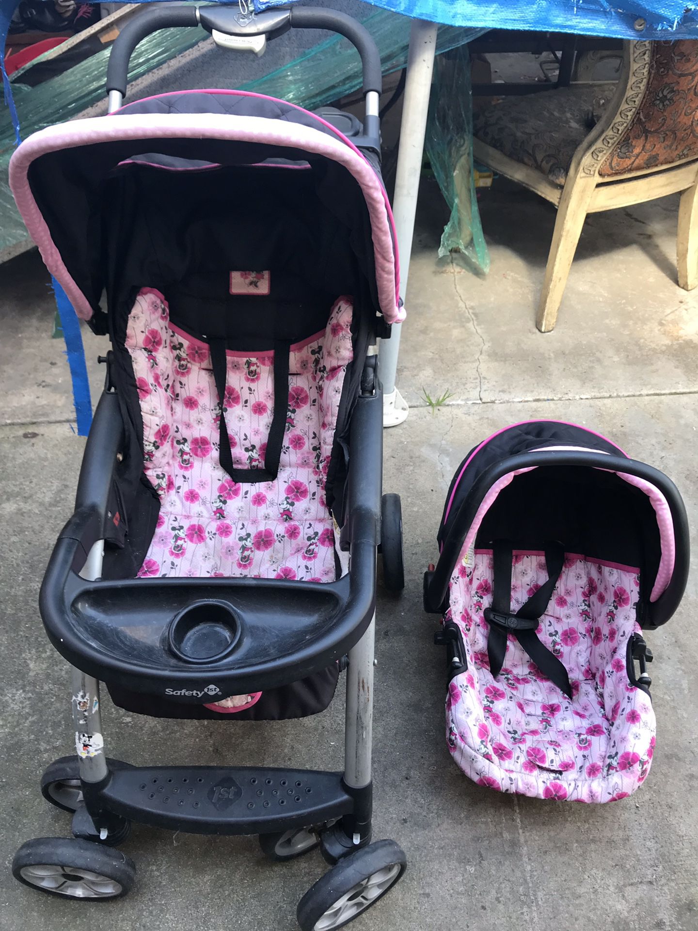 Car seat and stroller of mime mouse only $40 dlls area San Ysidro