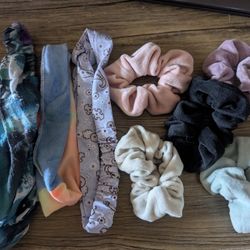 Hair Scrunchies And Headbands 