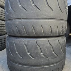 (2) 325 30 19 Toyo Tires 