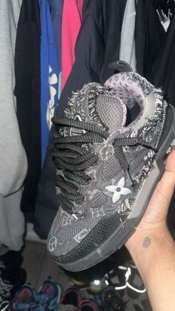 lv skates sz10