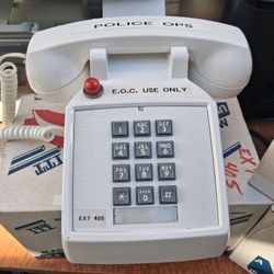 ITT  250015 Vintage  push-button desk phone. Rare