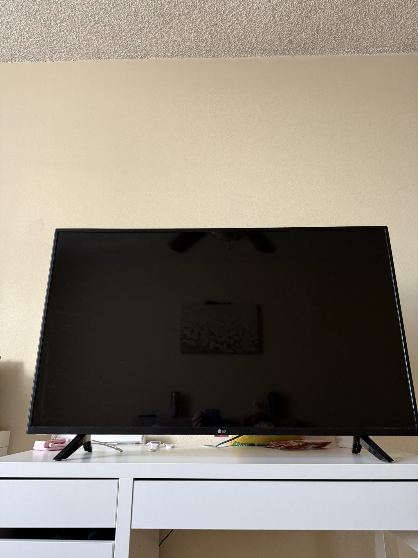 LG 4K SMARTV 43”