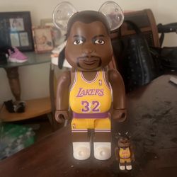 Bearbrick Magic Johnson 100% & 400%