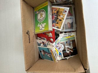 Huge sports card lot including Micheal Jordan cards