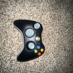 Black Xbox 360 Controller