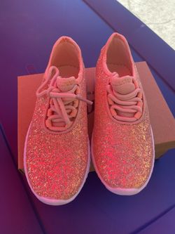 Kids tennis shoes
