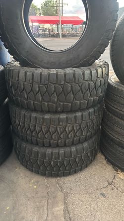 LT295 70 18 BFgoodrich