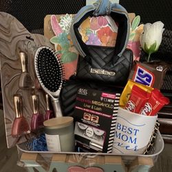 Mother’s Day!Gift Basket 🌹🌹🌹