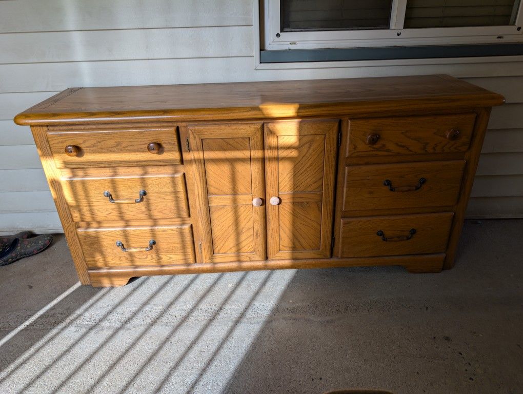 Light Oak Dresser 70 In Long, 18 In Deep, 31 In Tall. Mirror Included If Wanted