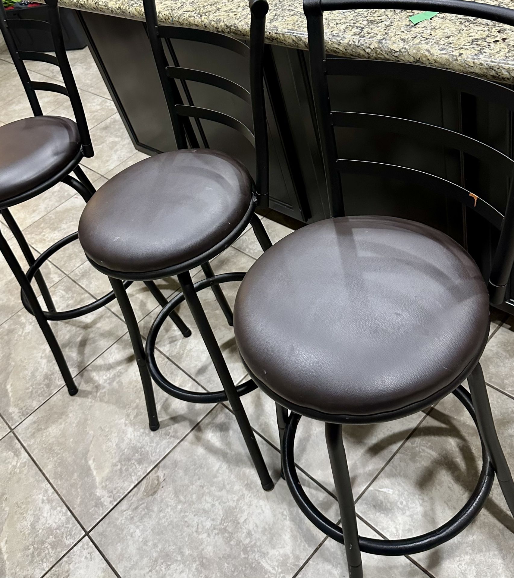 Set of 4 Bar Stools – Metal Frame