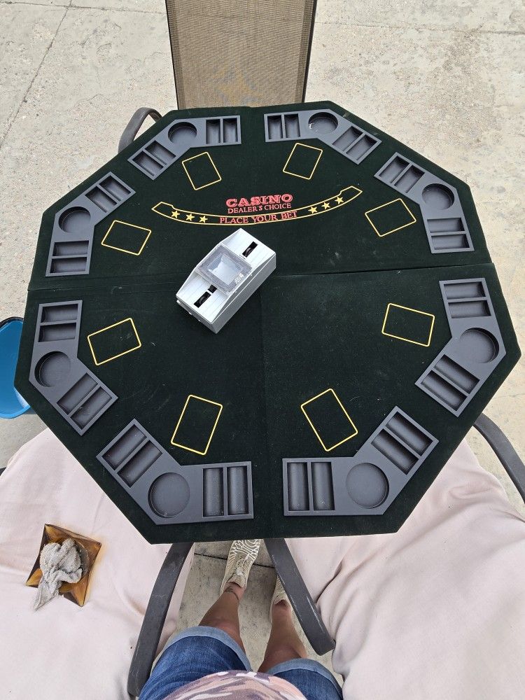 Porker Table And Card Dealer