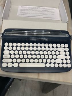Retro navy keyboard