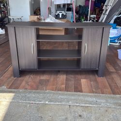 Small TV Stand 