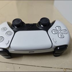 PLAYSTATION 5 SLIM BRAND NEW 825GB DIGITAL