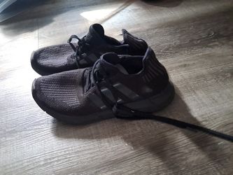 Addidas Men  Size 9