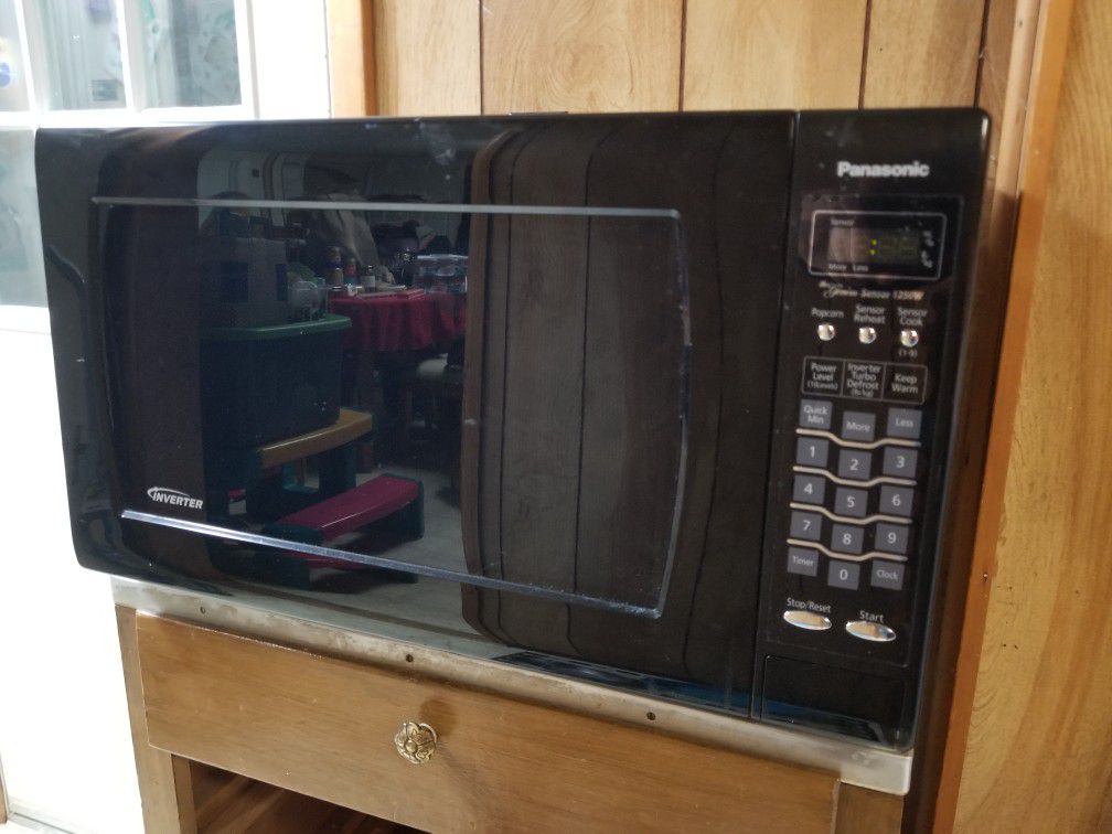 Microwave, Panasonic 1250 Watts