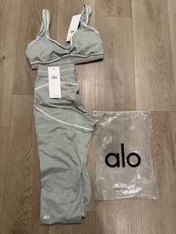 Alo Yoga Heather Gray Sports Bra & Leggings Set