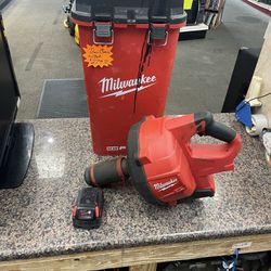Milwaukee Drain Snake With Battery And Case 