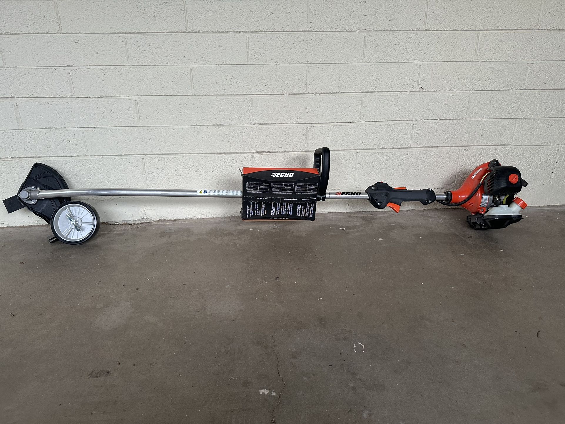 ECHO 21.2cc Gas 2-Stroke Lawn Edger | NEW