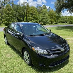 Toyota Corolla LE Sedan 4D Automatic Black