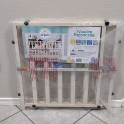 Brand New Regalo Easy Fit Adjustable Baby Or Pet Safety Gate