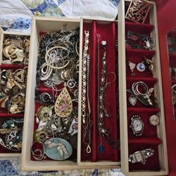Older Jewelry Box With Jewelry 