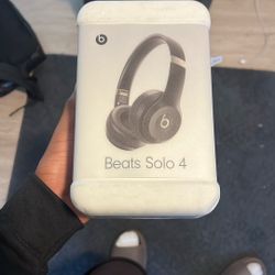 Beats Solo 4