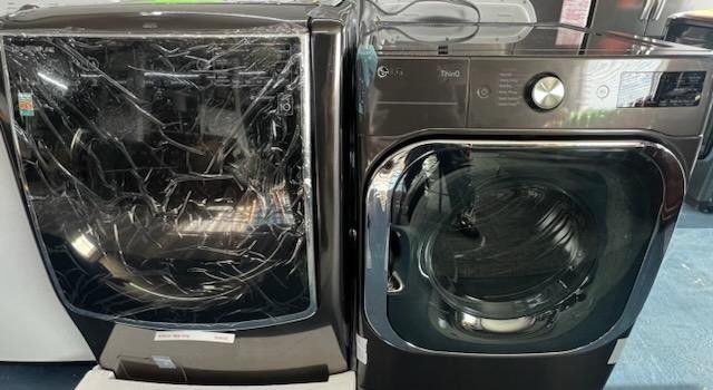 LG Washer & Dryer
(Scratch & Dent Unit)
Delivery Available
Washer $799 & Dryer $650 or both $1350