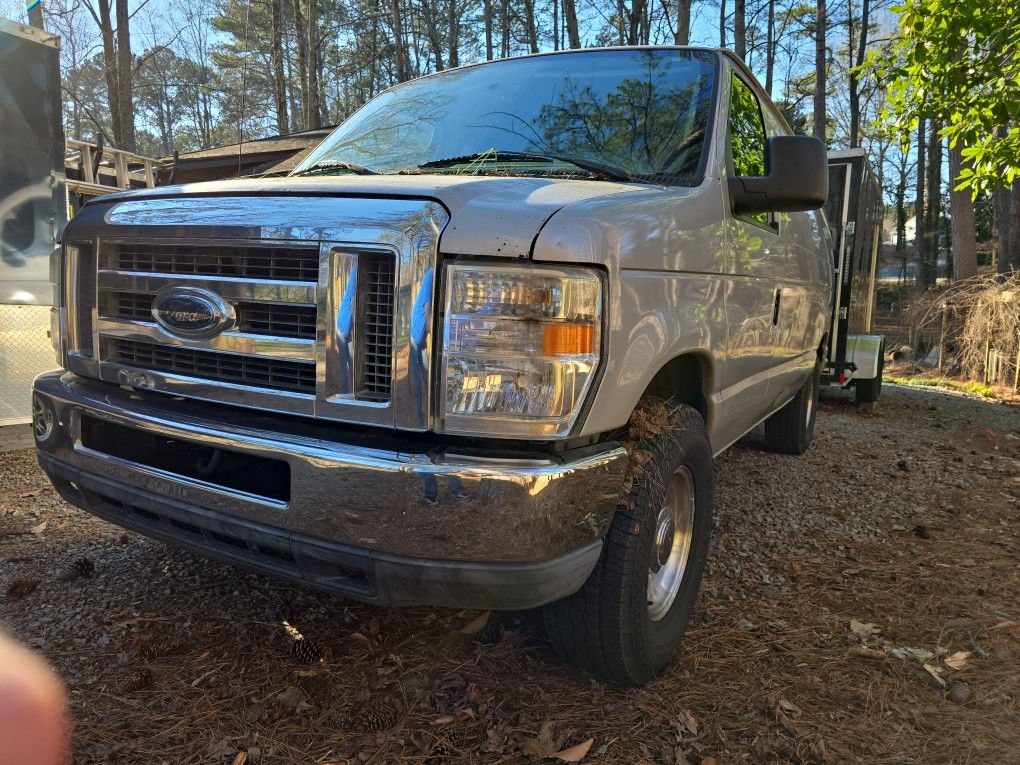 2011 Ford E-150