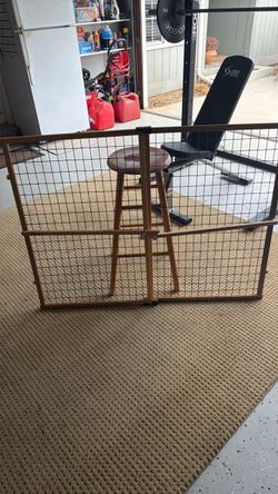 Dog/baby gate