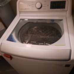 Lg Washer And Electric Dryer  Like New Take  Both For $650