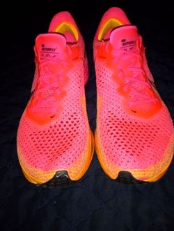 Size 9 woman's Nike vaporfly 3 zoomx