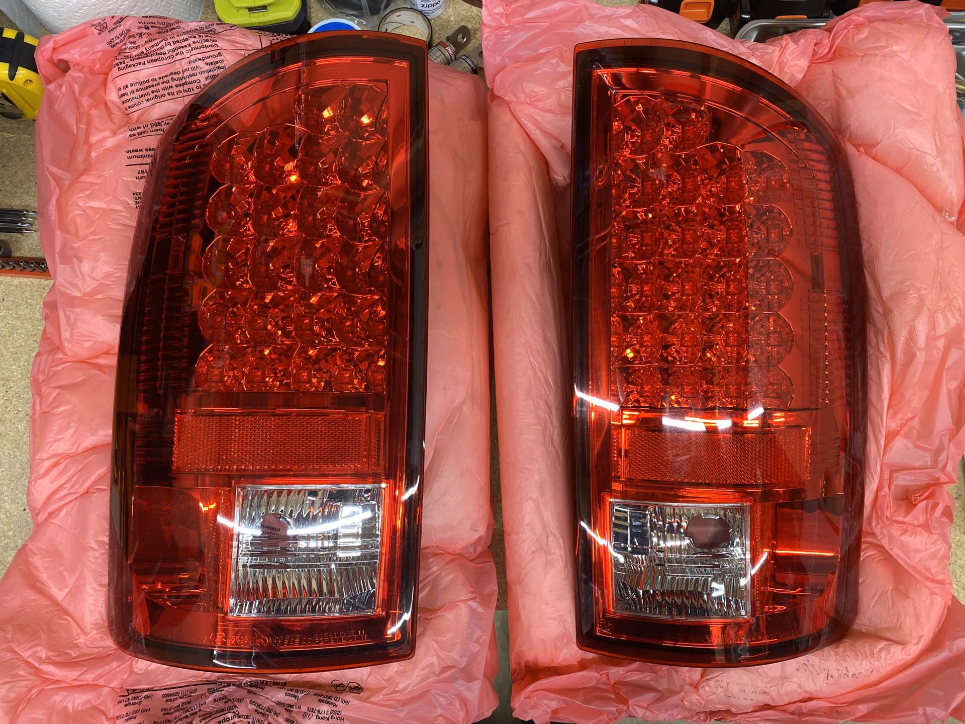 02-06 Dodge Ram Tail Lights