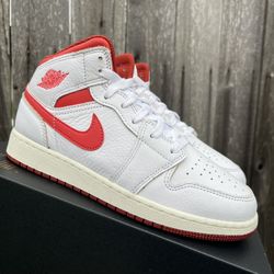 Nike Air Jordan 1 Mid Burnt Red Size 5.5y