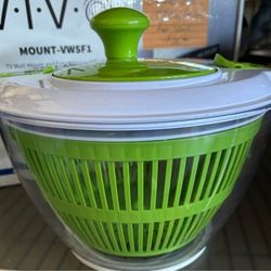 Cuisinart Large Salad Spinner 5qt - Wash, Spin, & Dry Salad, Fruit, & Veggies