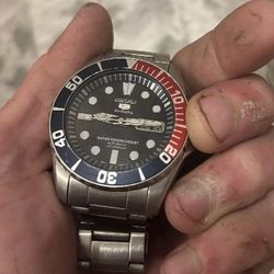 Seiko 5 "Sea Urchin" Sports Watch