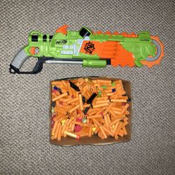 Nerf Gun With 100+ Ammo (darts)